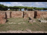 03008 ostia - regio ii - insula ix - edificio (ii,ix,6) - raeume auf der suedseite - raeume 3 und 4 - bli ri sueden - 09-2022.jpg